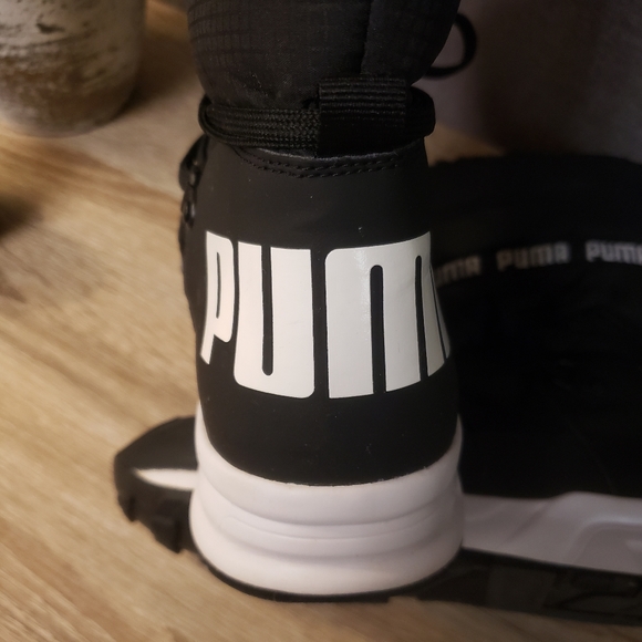 Puma size 5 shoes - Picture 9 of 9